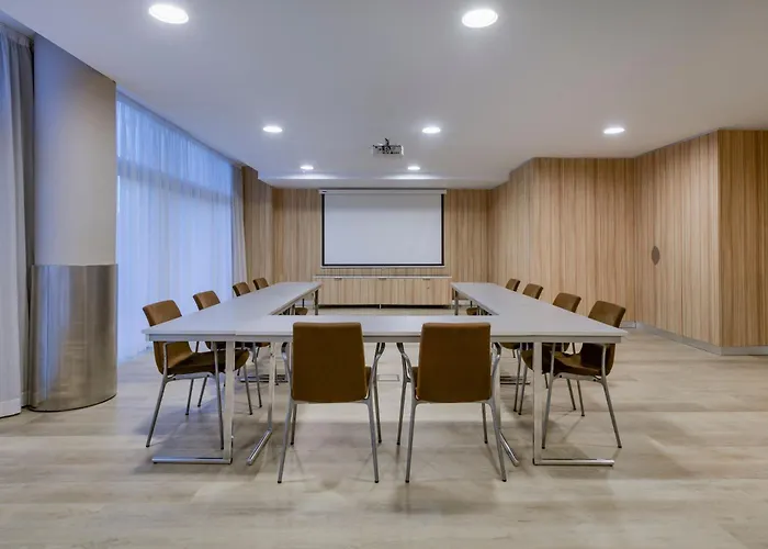 Ac Hotel Som By Marriott L'Hospitalet de Llobregat